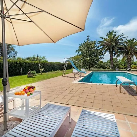 Casa Rustica Con Piscina En Girona *